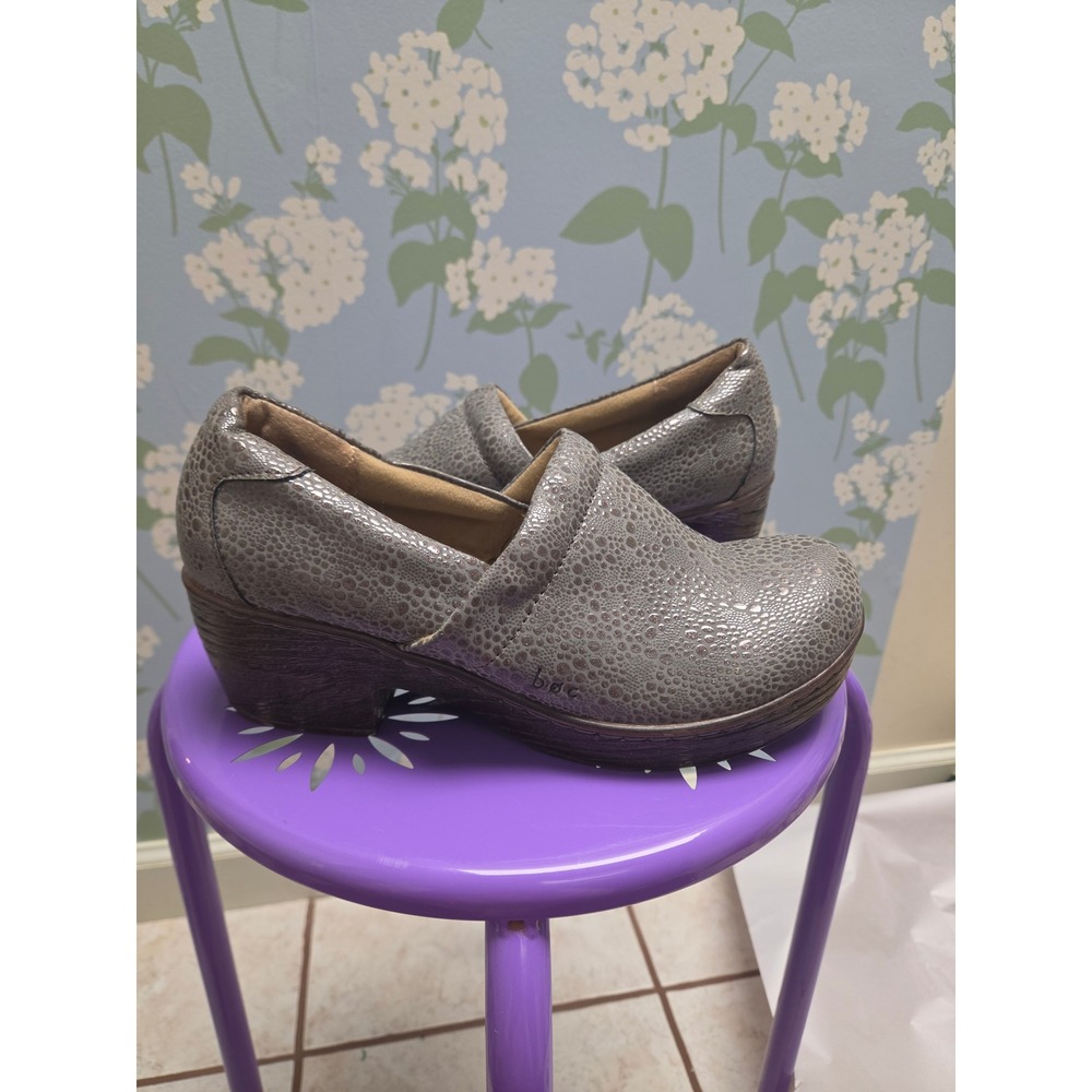 b.o.c. Born Concept Grey Pebbled Metallic Clogs Block Heel Shoes Womens 8.5 M